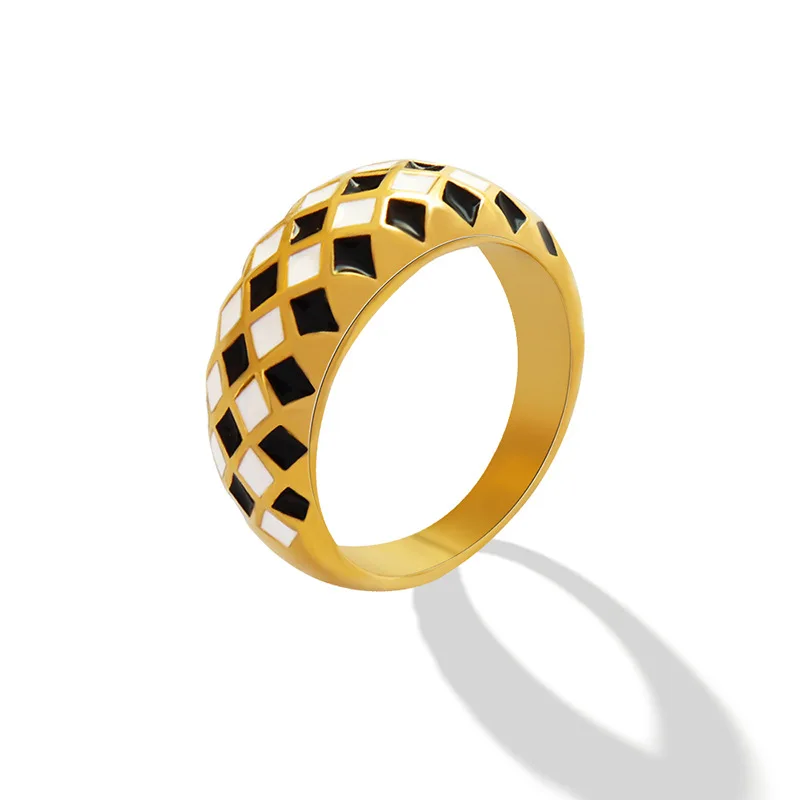 

Dr. Jewelry 2022 New Popular High Quality Diamond Shaped Black White Enamel Glaze Women Band Checkerboard Rings, Picture shows