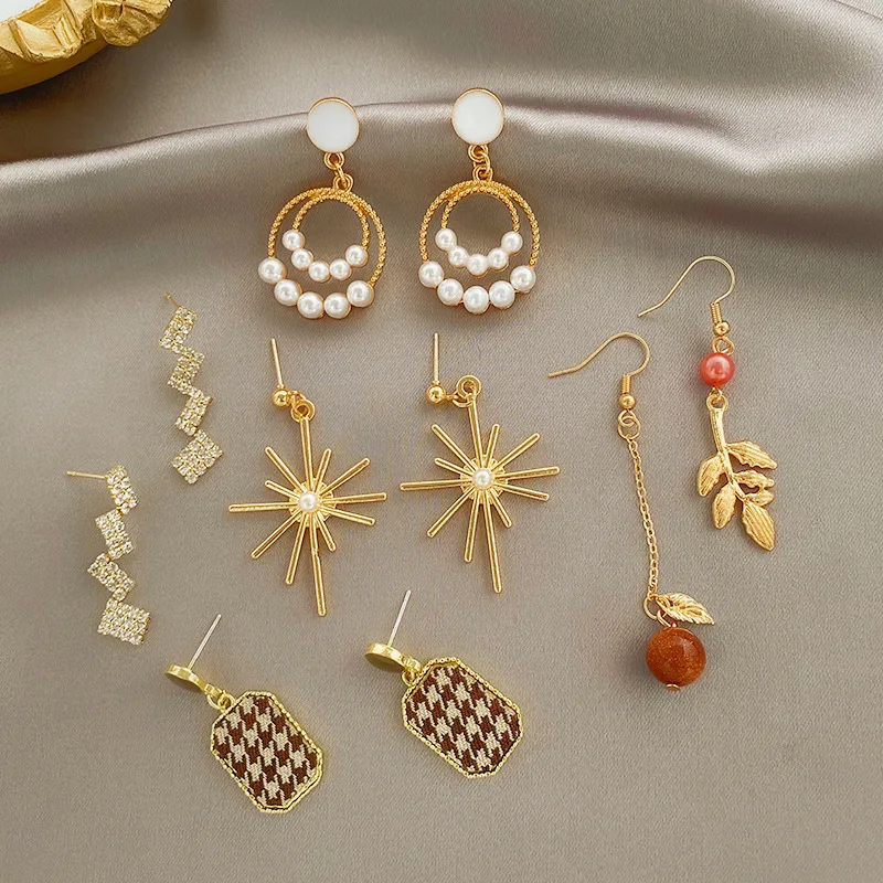 

HONGTONG Factory Direct Sale 2021 Light Luxury New Korean Temperament Girl Without Repeating Earrings Alloy Earrings For A Week, Picture