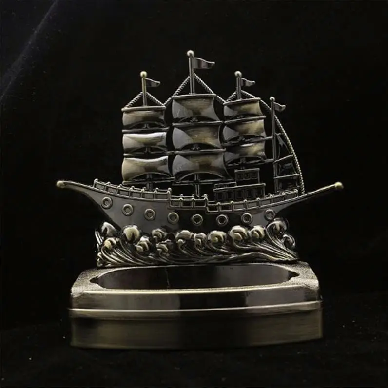 

Hot Sale Plastic Multifunction Household Practical Ashtray, Rudder/sailboat
