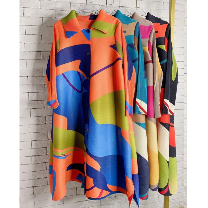 

Pleated printed Spring 2022 new oversized lapel dress, Shown