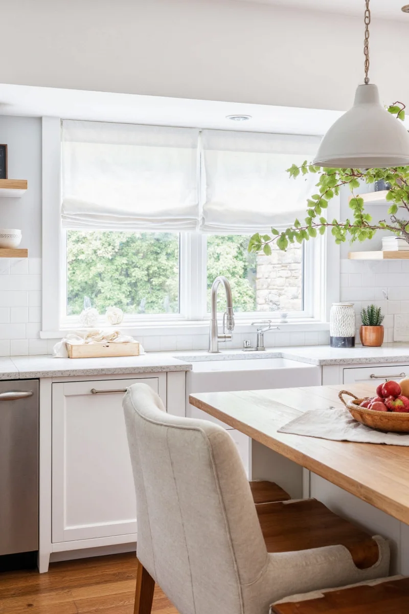 Double basin farmhouse sink