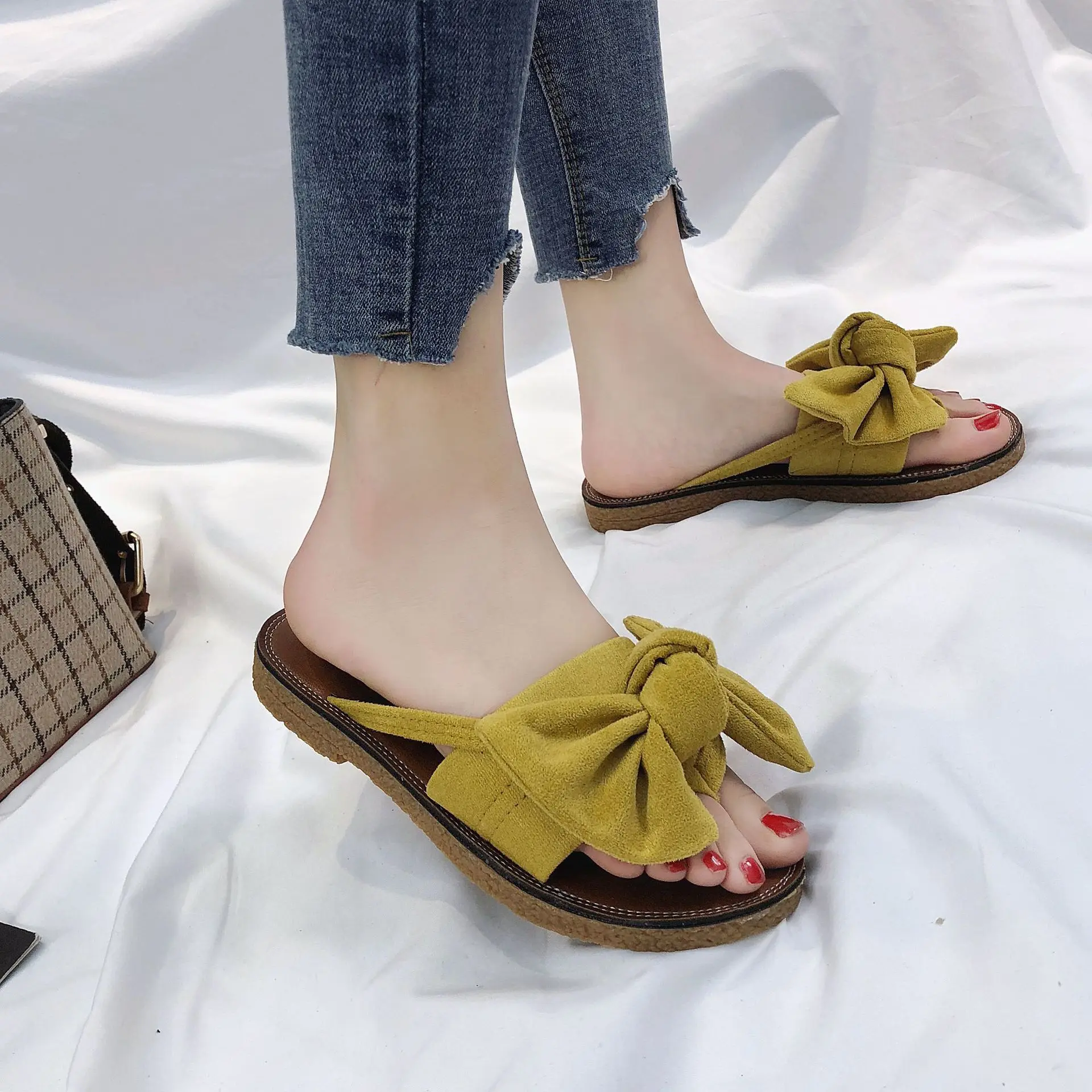 

Women Summer Sandals Beach Flat Flip Flops Clip Toe Shoes Pure Color Slippers