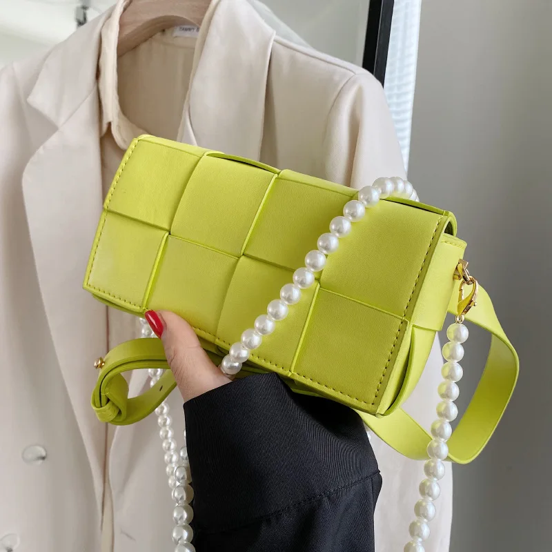 

The latest fashion design mini pearl small square bag women hand bags in 2021