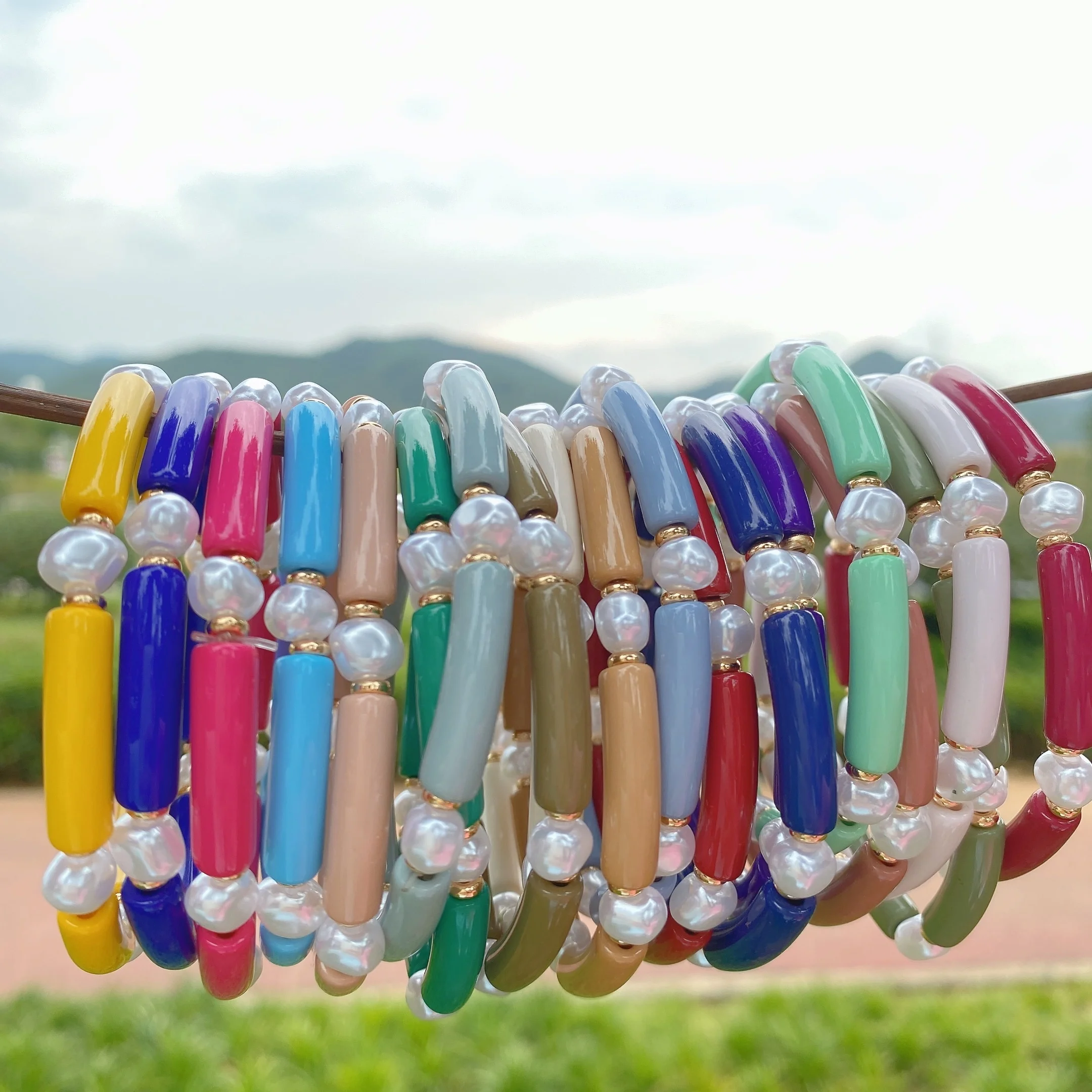 

Colorful 6mm Small Resin Acrylic Bamboo Curved Tube Bead Stack Bracelets Bangle Freshwater Pearl Bracelet Women Girl, Customized color