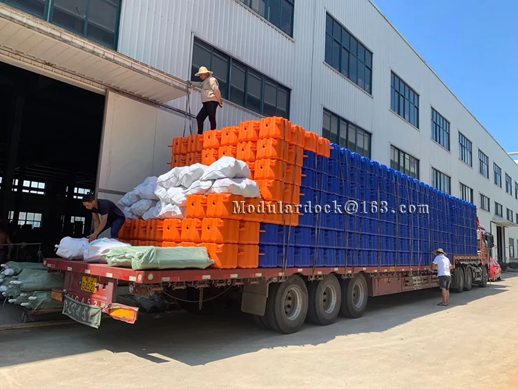 Modular floating dock