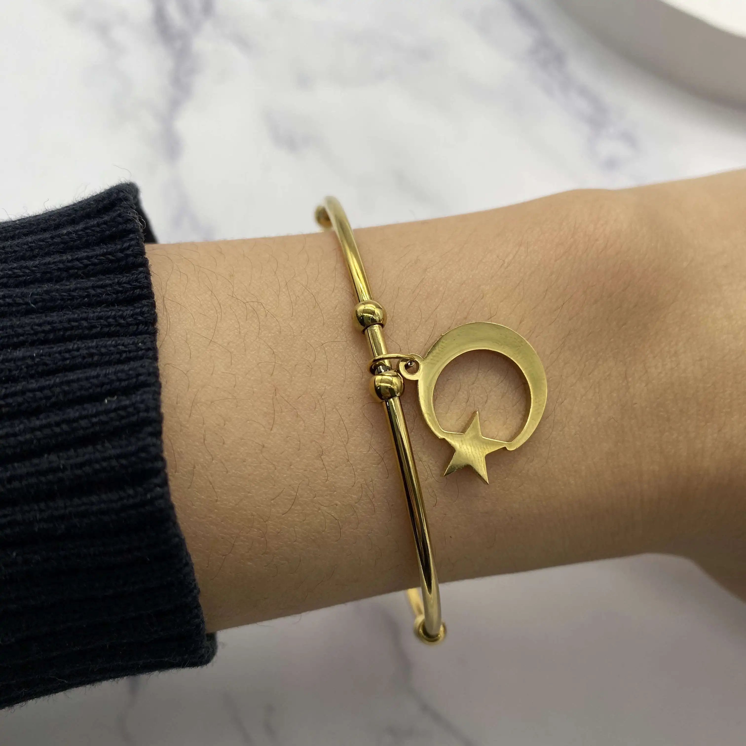 

New Arrival PVD Circle Hoop Star Open Bracelet Stainless Steel Crescent Half Moon Star Pendant Cuff Bangle