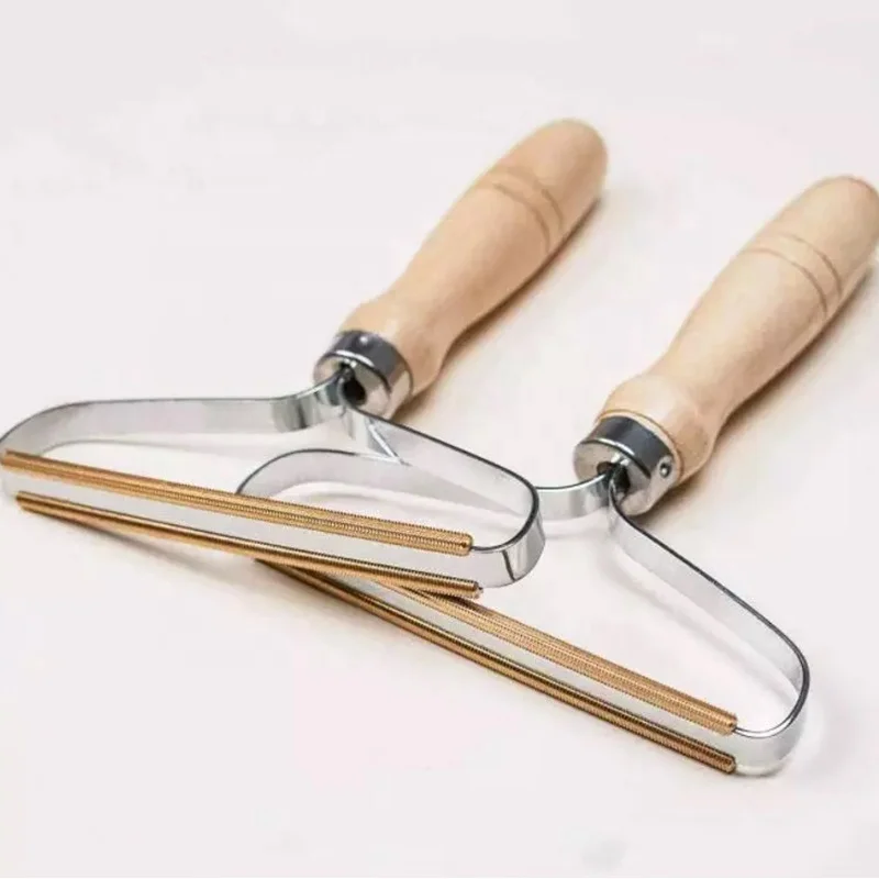 

Manual Clothes Cleaning Fuzz Shaver Clothes and Fabrics Handle Wood Lint Remover Tool, Original wood color