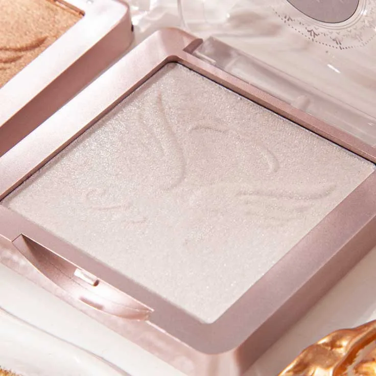 

Facial Makeup Diamond Highlight Powder High Value Waterproof Long Lasting Glitter Gel Highlighters
