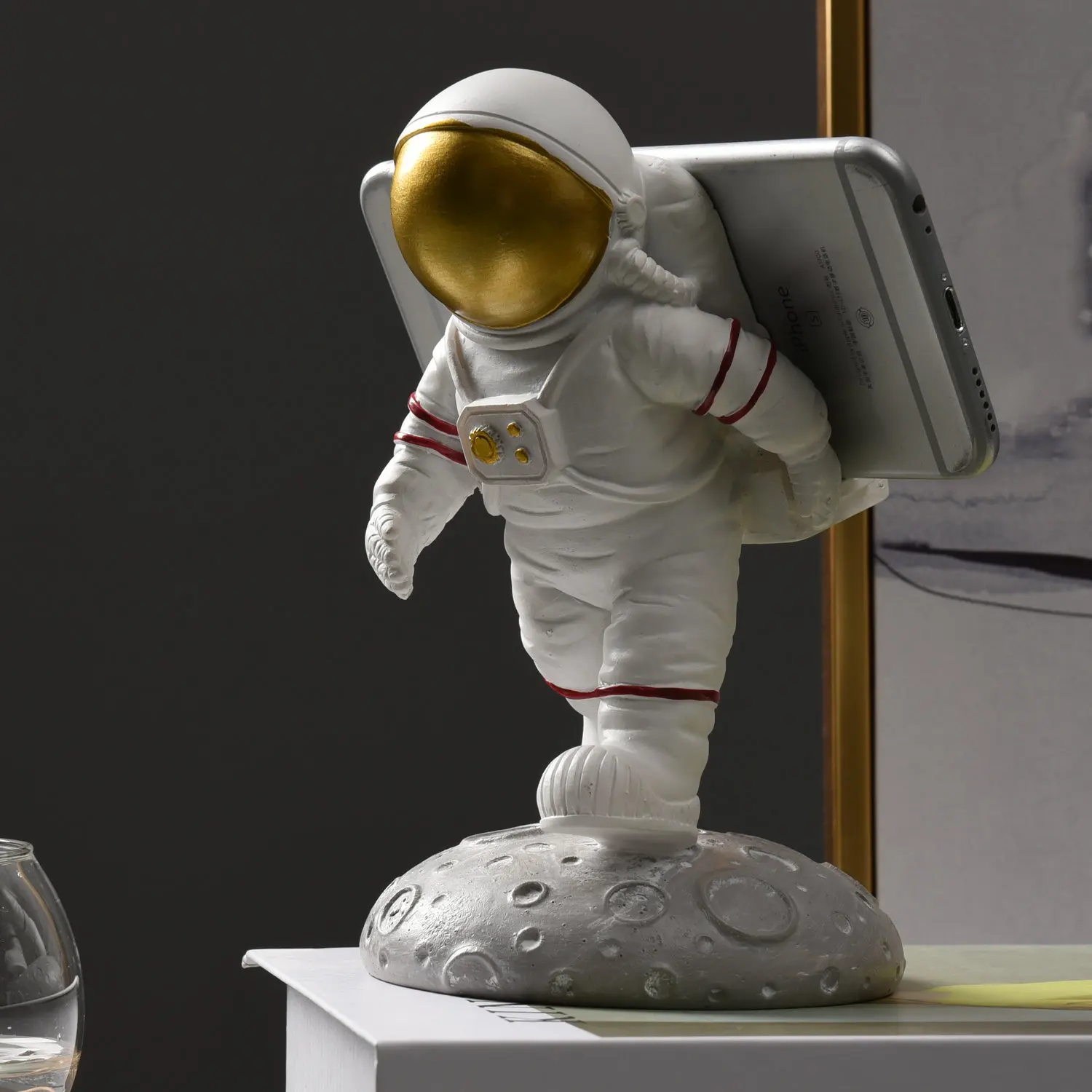 

Handmade resin astronaut house decor Cutest Funny Unique Cell 3d Mobile Phone Holder Stand Spaceman Figurine Astronaut, White,golden