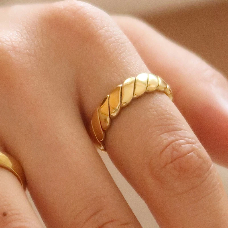 

6mm Wide Multi Line Diagonals Weaved Twisted Gold Rings Women Open Circle Chunky Rings Plain Minimalist Stainless Steel Jewelry