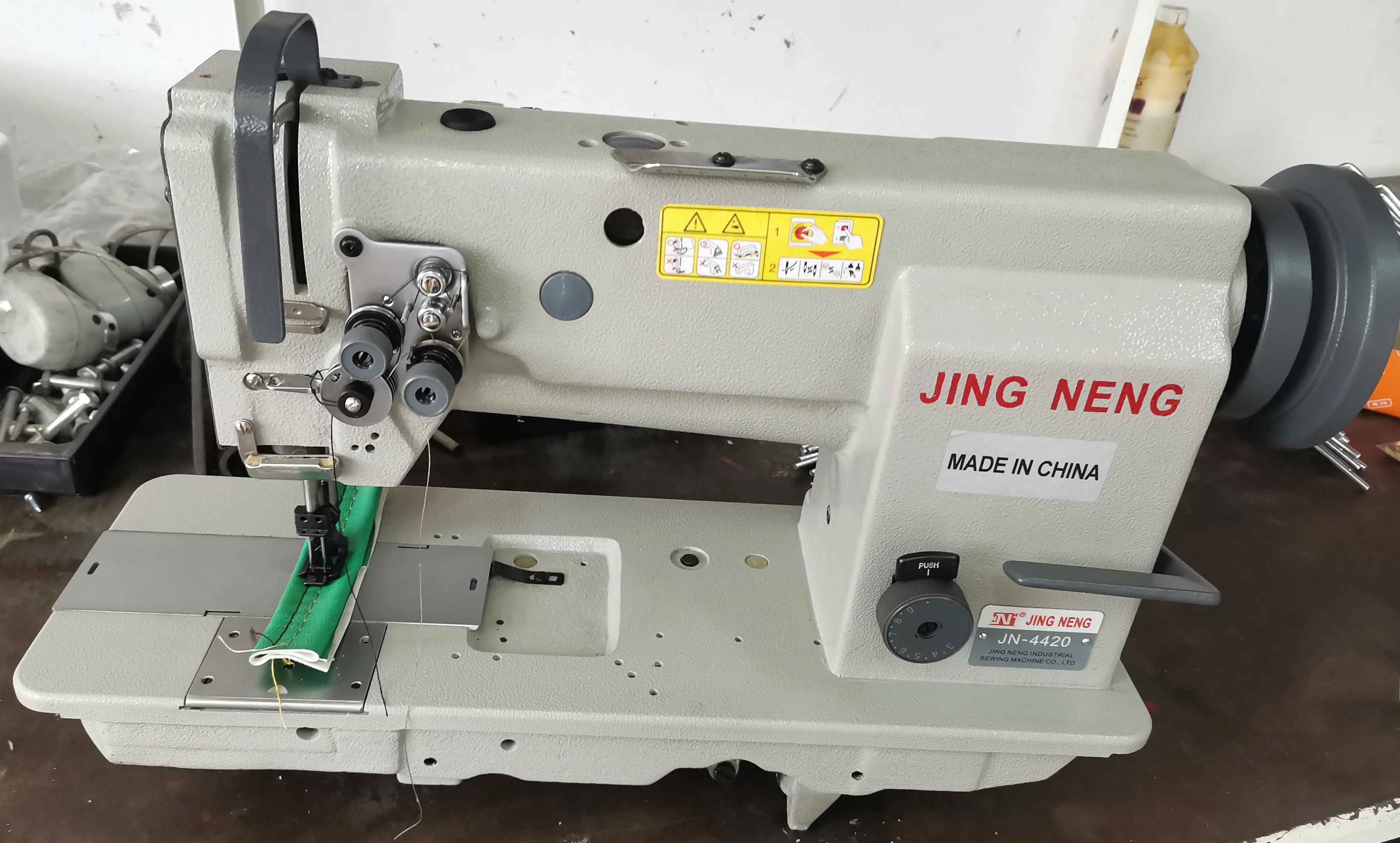 Compound Feed Car Seats Sewing Machine Flat Bed Furniture Tent