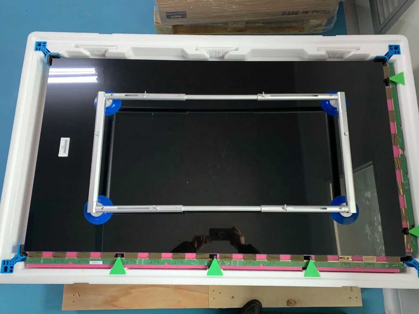 suction cup on lcd screen made in china