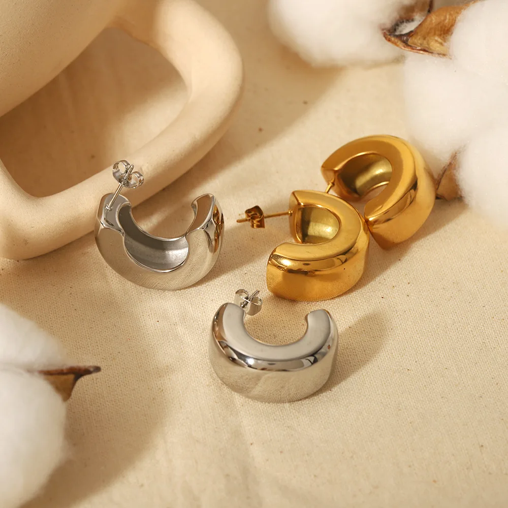 

Female Jewelry Wide Smooth 18K Gold Plated C Shaped Stud Earrings French Style Waterproof Jewelry Stainless Steel Hoop Earrings