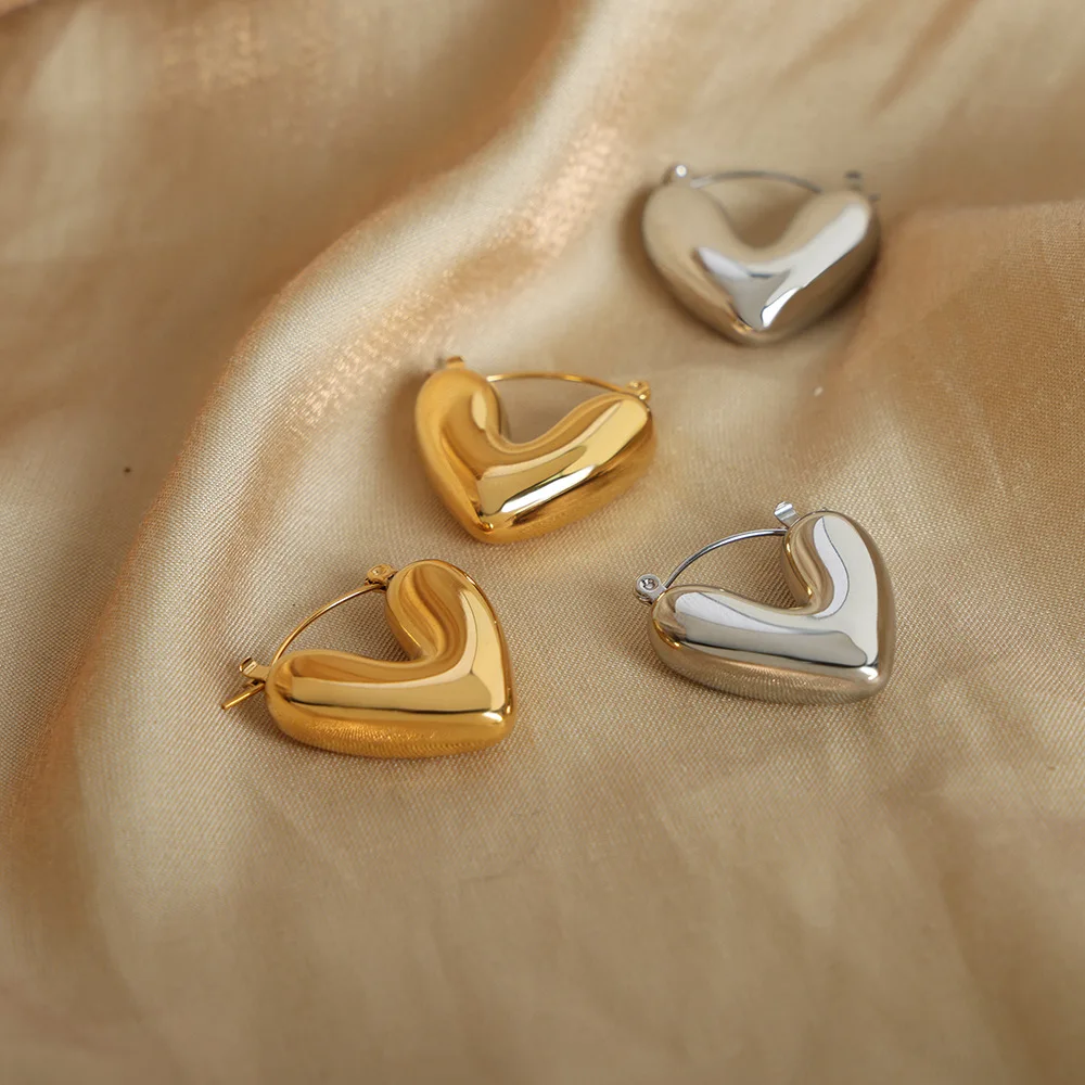 

Hot Sell Trendy Hypoallergenic Waterproof Hollow Heart Hoop Earring 18K Gold Plated Tarnish Free Stainless Steel Earrings YF4128