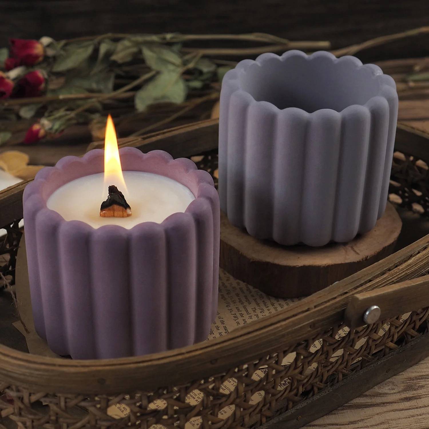 

CARATTE Sustainable Round Silicone Candle Vessel Moulds Striped Resin Plaster Mold for Concrete Candle Jars