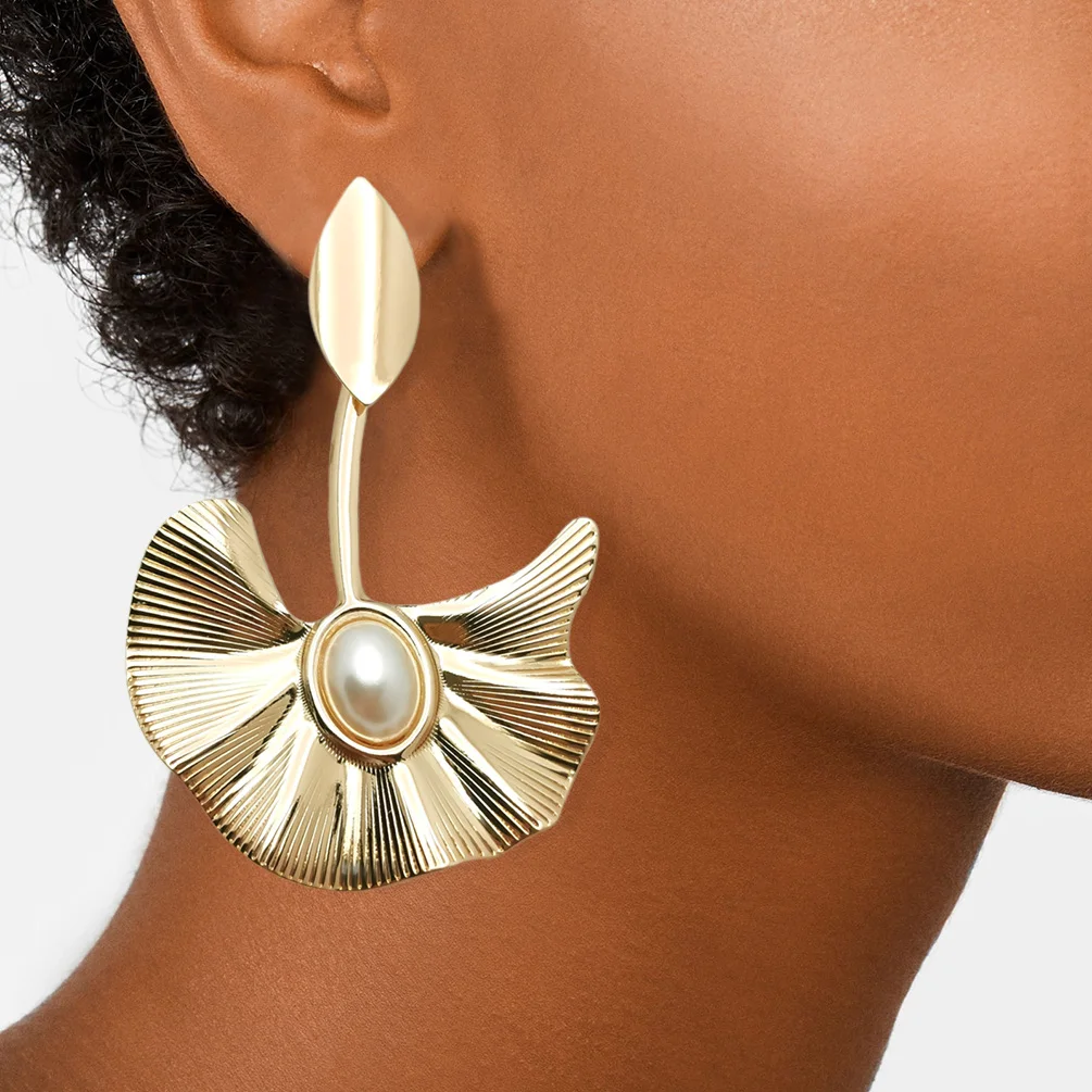 

Latest Fashion Jewelry Gold Plated Alloy Pearl Baroque Earrings Dainty Geometric statement Leaf Drop Dangle Earrings For Women, Gold, silver