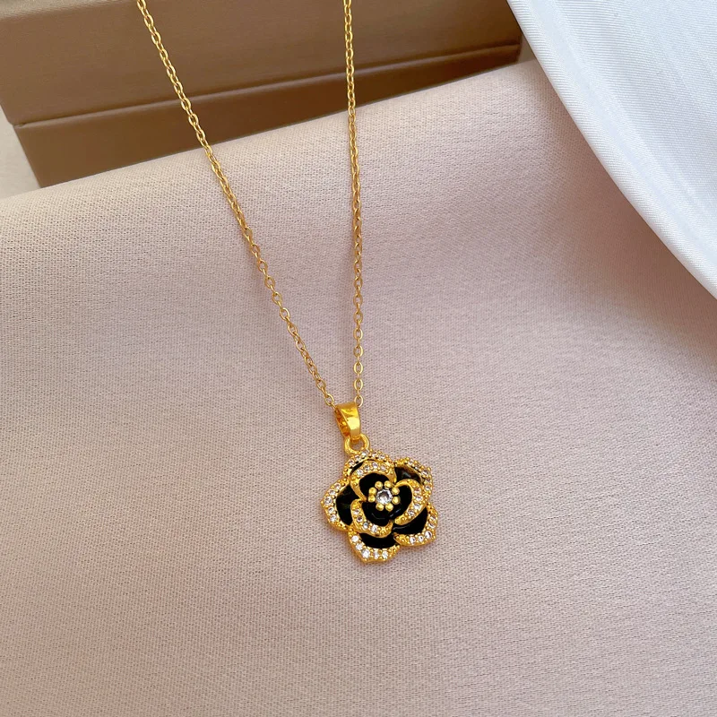 

Wholesale 18K Gold Plated Stainless Steel Non Tarnish Free Waterproof Full Diamonds Camellia Temperament Diamonds Necklace