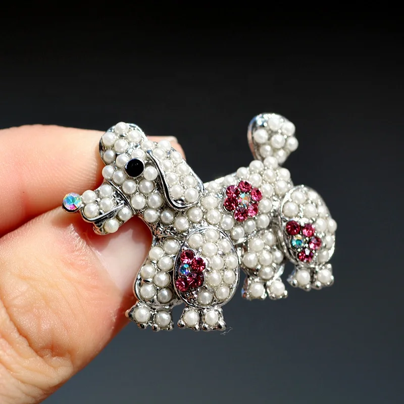 

QIANZUYIN Wholesale Fashion New Products Poodle Brooch Lady Pearl Dog Brooches In Zinc Alloy Jewelry, Silver