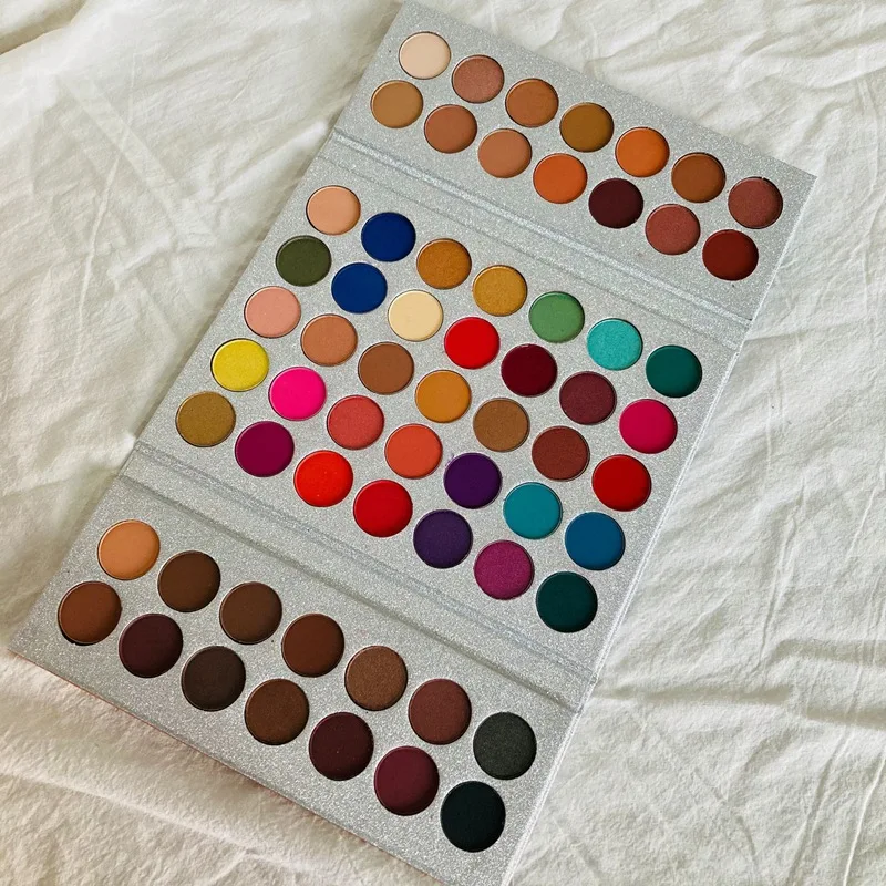 

New High Pigmented Matte Eye Shadows Glitter Vegan Eyeshadow Pallette Private Label Pallets