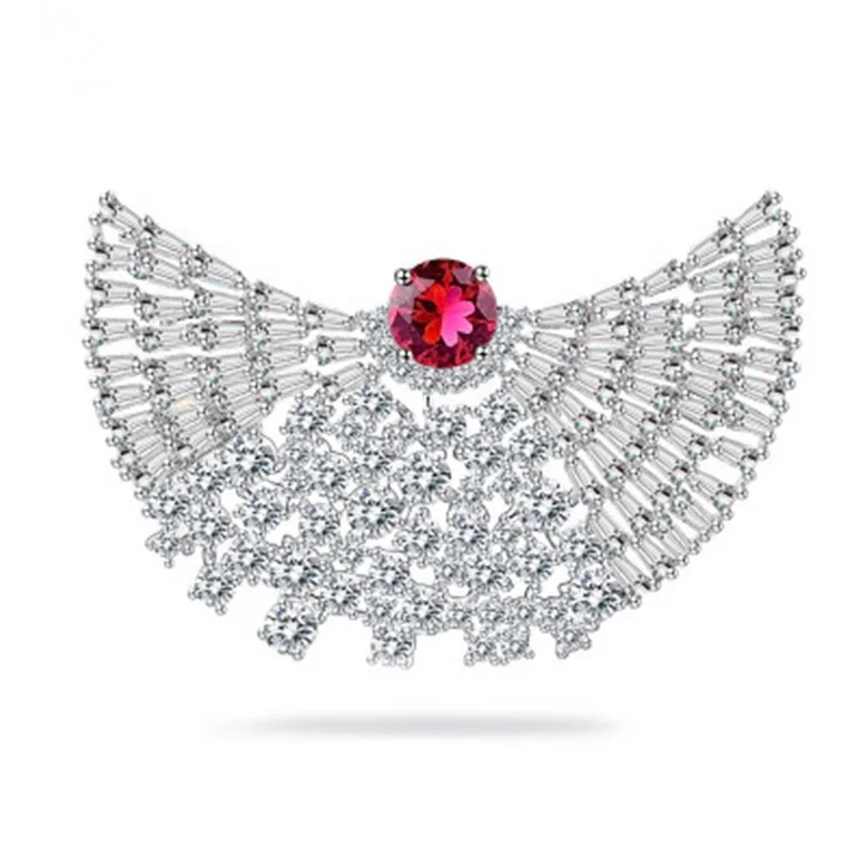 

Scalloped Hollow Zircon Brooch Fashionable Beauty Brooch, Platinum