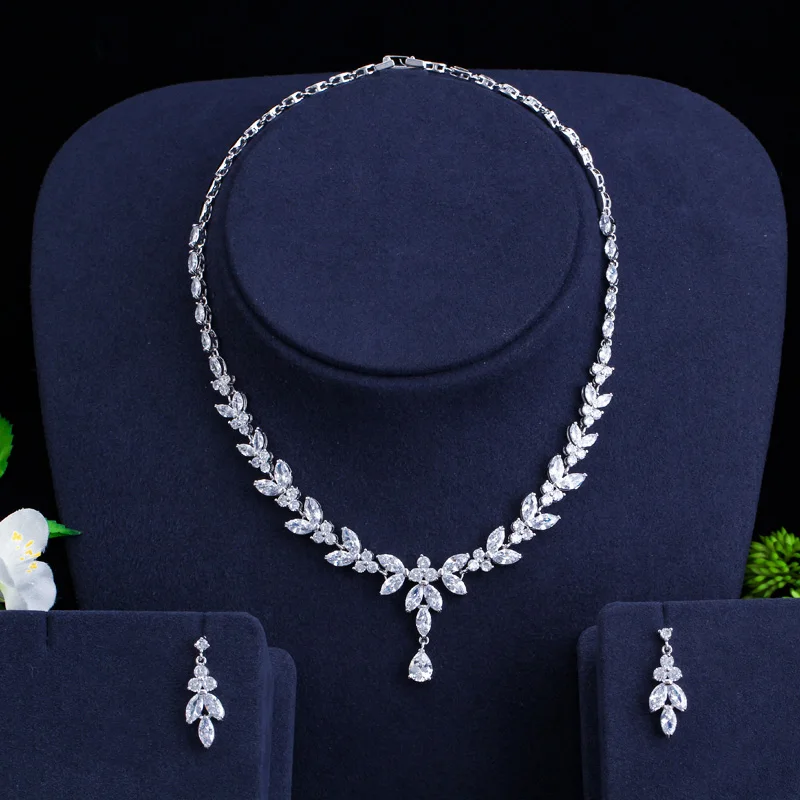 Generous Bright Cubic Zirconia Leaves Shaped Brides Dangling CZ Earrings and Necklace for Women Wedding Bridal Jewelry Sets