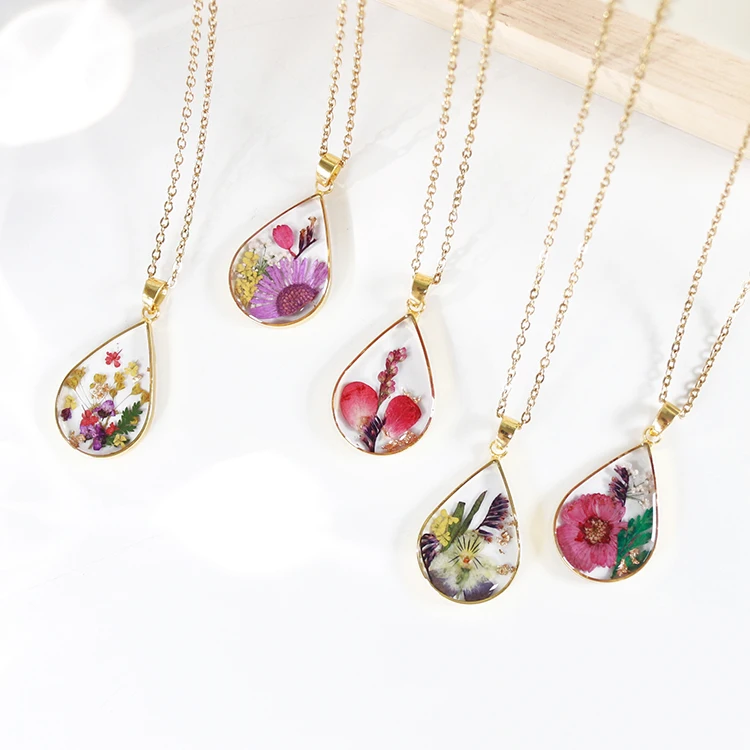 

2023 Custom Water Drop Necklace Delicate Stainless Steel Dried Flower Resin Necklace