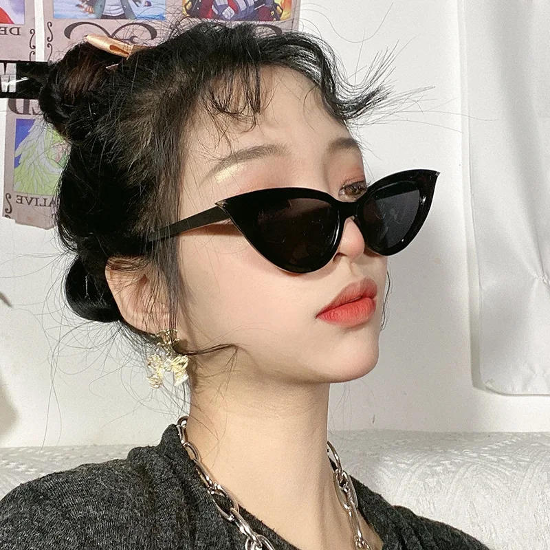

UNOC Trendy Vintage Unique Cat Eye Sun Glasses Metal Studs Retro Sunglasses Women Vintage Sunglasses, 8 colors
