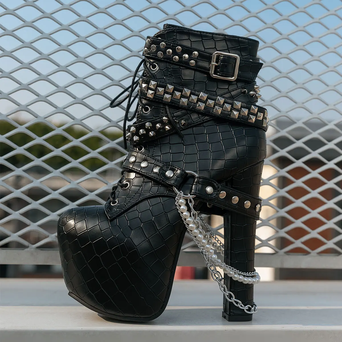 

2021 Rhinestone Zipper Design Pointed Toe Thin Heeled Boots 2022