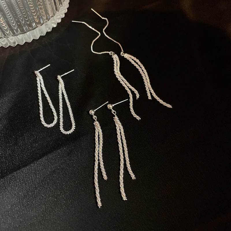 

2021 fashion trendy metal women long earrings
