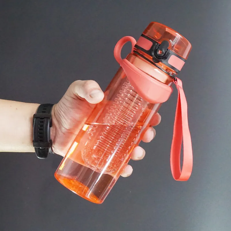 

wholesales 750ML BPA Free Plastic Fruit Infuser Water Bottle With Magnetic Band, Leakproof Sport Shaker Bottle, Customized color