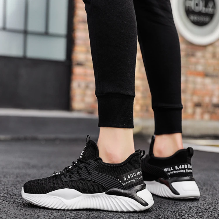 

New design best price men sport shoes running designer sneakers yezzies shoes