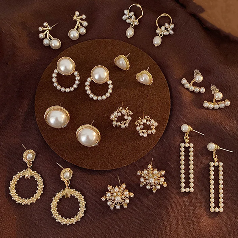 

Newest Fashion Real Gold Plated Creative Pearl Earrings Different Size White Pearl Stud Earrings For Girls