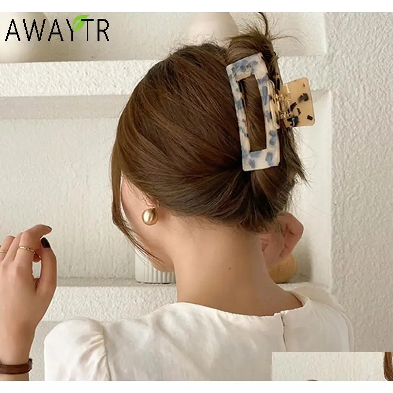 

Korean Acrylic Women Hair Claws Crab Clamps Charm Solid Color Leopard Lady Hair Clips Retro Hairdress Styling Accessories