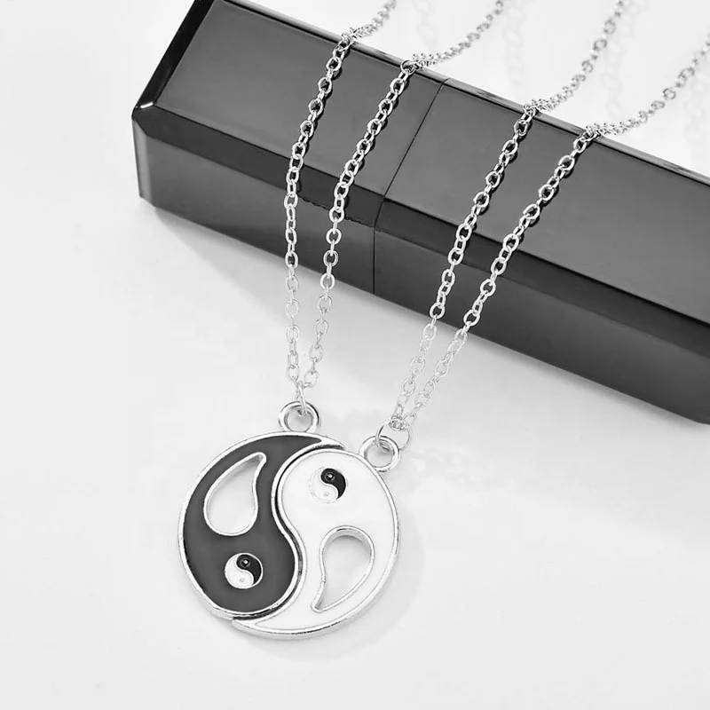 

Fashion Chinese Tai Chi Round Pendant Necklace For Couple 2 Piece Set Yin Yang Gossip Punk Accessories Jewelry Gifts For Friends