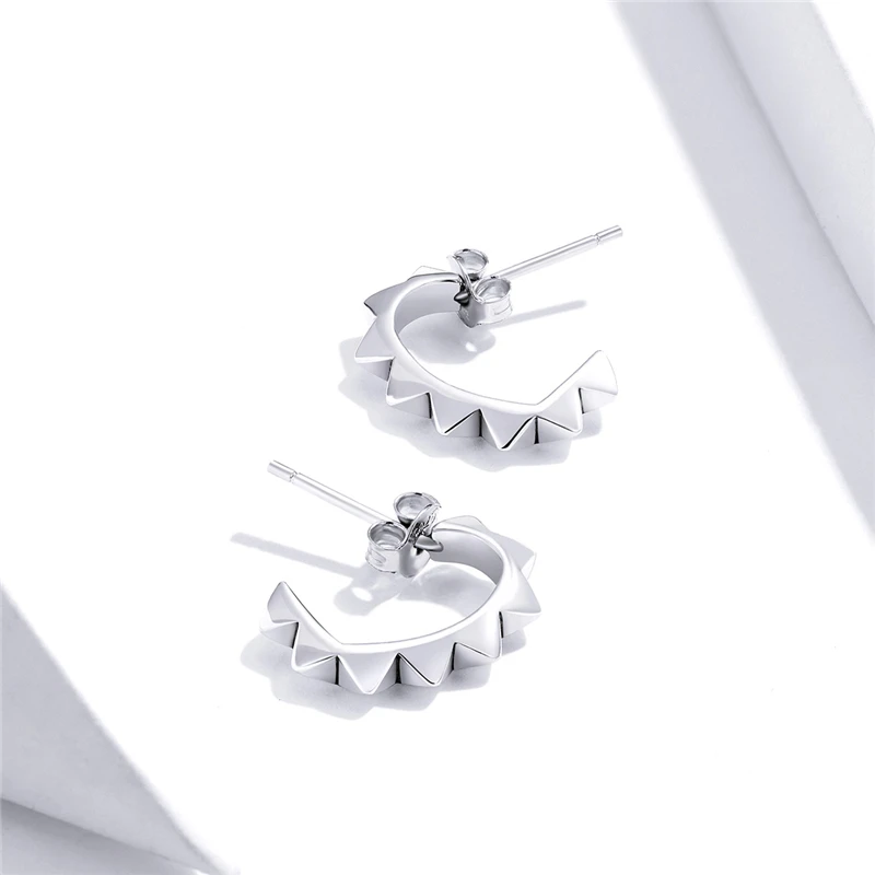

New Arrival Heart-shape Rivet Stud Punk Style Earing 925 Sterling Silver Women Jewelry Earrings