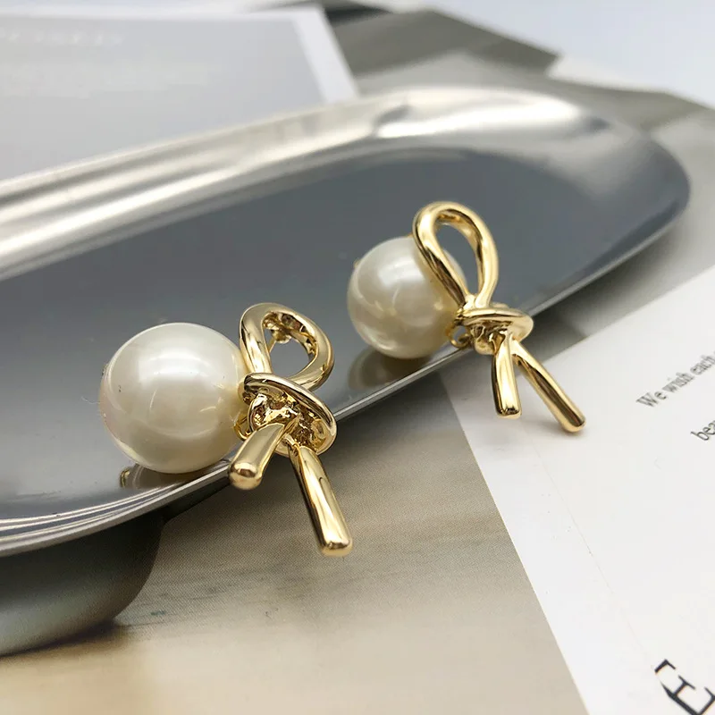 

2021 New Coming Women Fashion Earrings 18k Gold Plated Pearl Knot Stud Earrings, As picture show