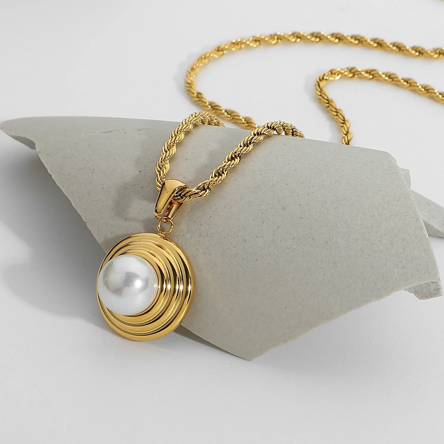 

Luxury Rope Chain Pearl Pendant Necklace Stainless Steel Jewelry Customized Jewelry