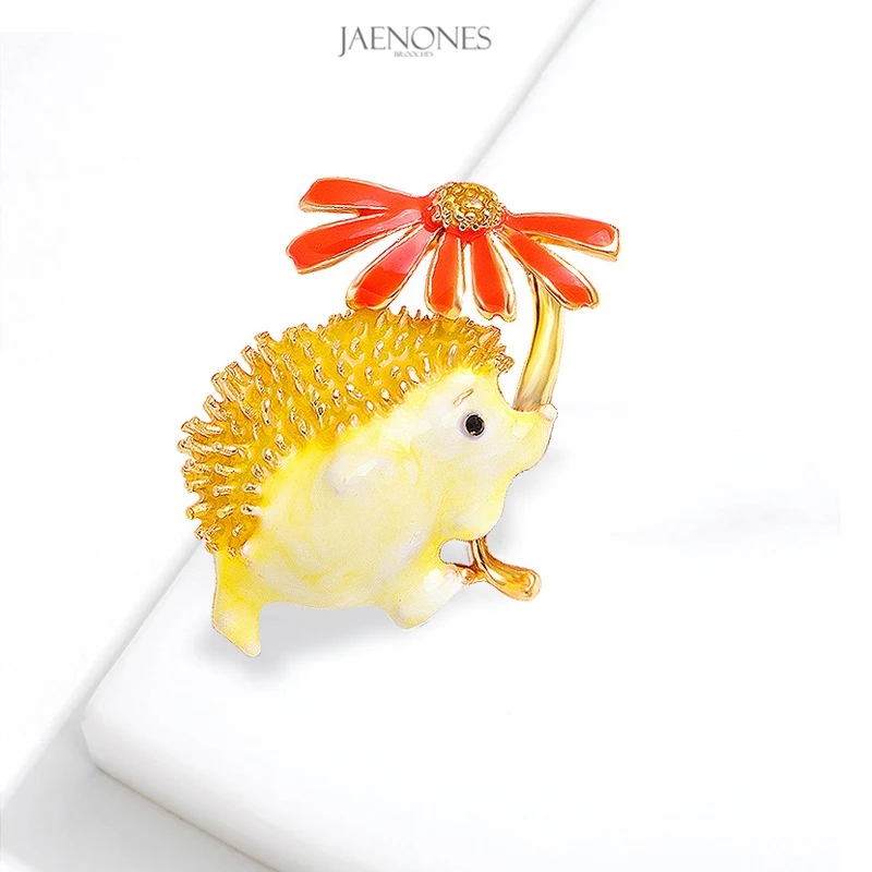 

JAENONES Latest Fashion Customize Gold Color Flower Enamel Logo Brooch Cute Hedgehog Animal Brooch