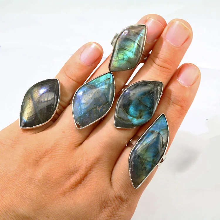 

RG1086 Wholesale Natural Flashy Freeform Labradorite Rings