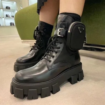 

2021 brand women's boots winter new medium cylinder thick - sole heighten ankle boots all handsome motorcycle boots, Black