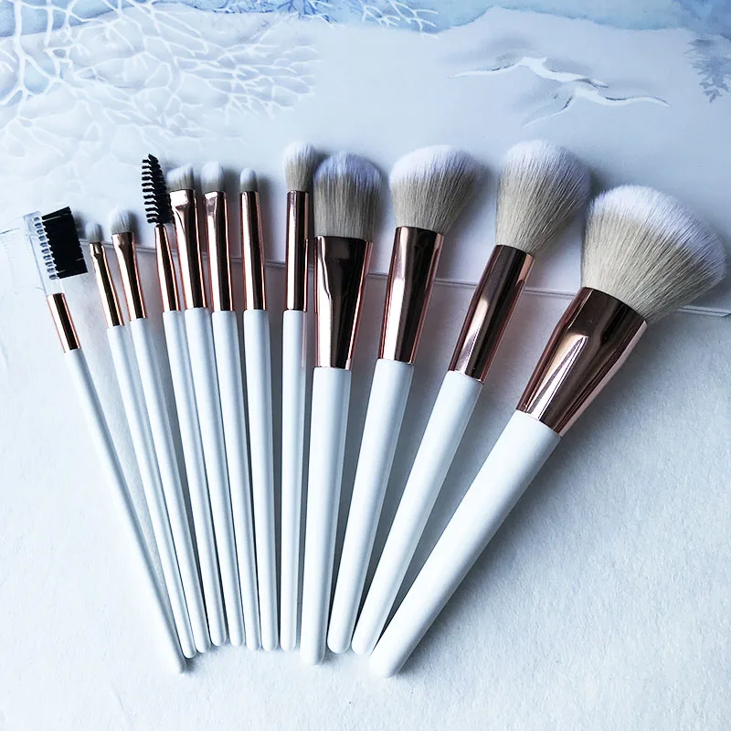

2021 12pcs white wood handle synthetic hair makeup brush set with grey hair wholesale best make up brushes