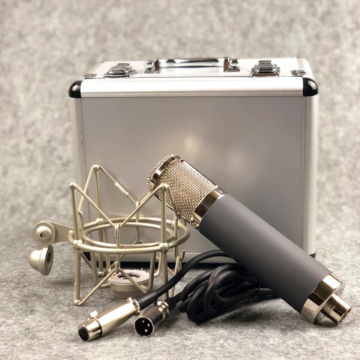 

High-end MACIA S2 Studio Microphone Recording Professional Condenser Studio Microphone Set with Golden Large Diagraph