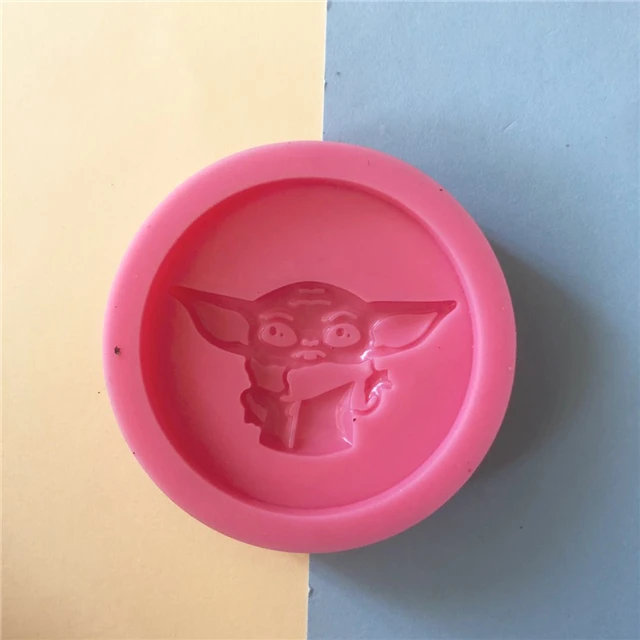 

B149 Free Sample DIY Shiny Resin Cartoon Yoda Silicone Badge Reel Mold Baby Yoda 3D Phone Grip Molds, Stock or customized