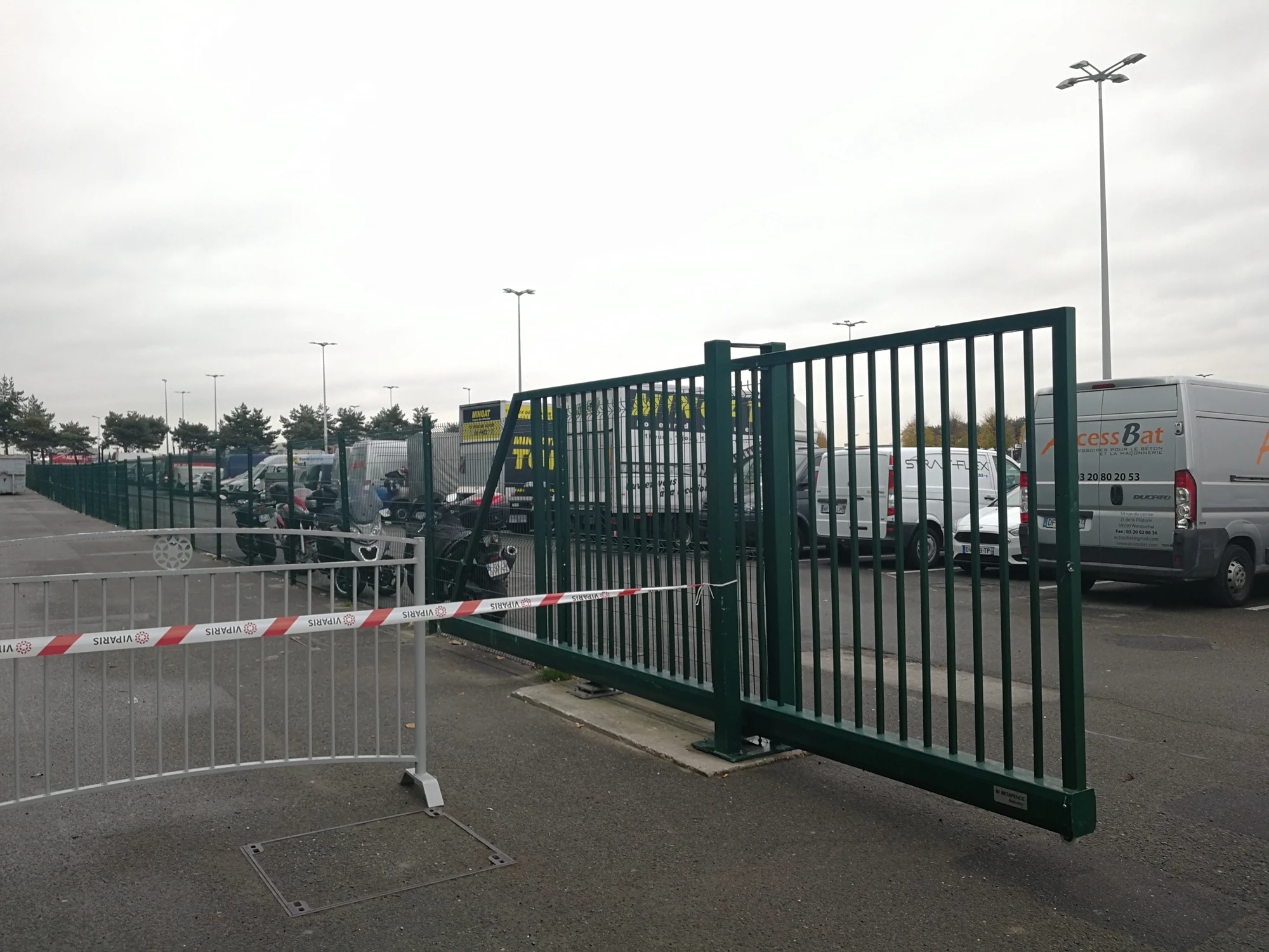 berita perusahaan terbaru tentang Gerbang Taman Depan Hitam Hias Murah Gerbang Besi Tempa  3