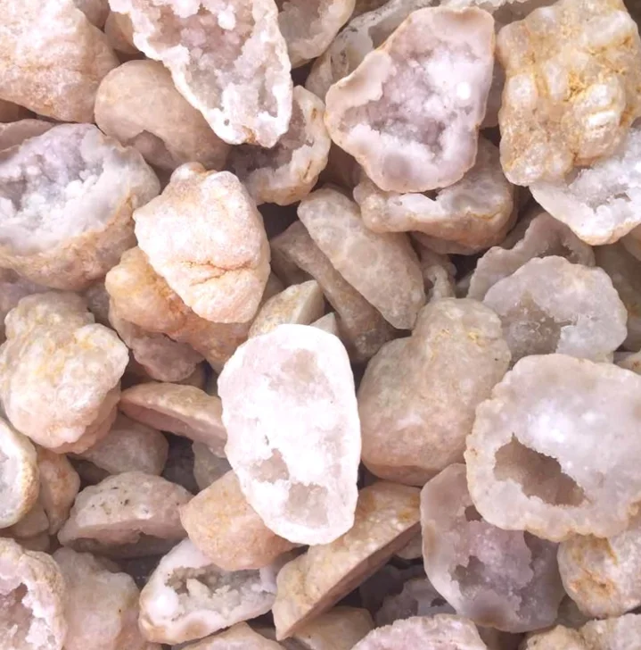 批发天然石英原石石英玛瑙水晶装饰用