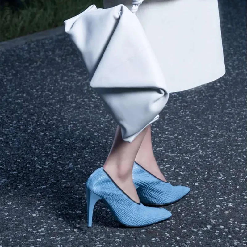 

Factory Sale 2021 Fashion Witch Shoes Water Wave Pattern Low Heel Square Toe Elastic Band Ladies Slip-On Shoes