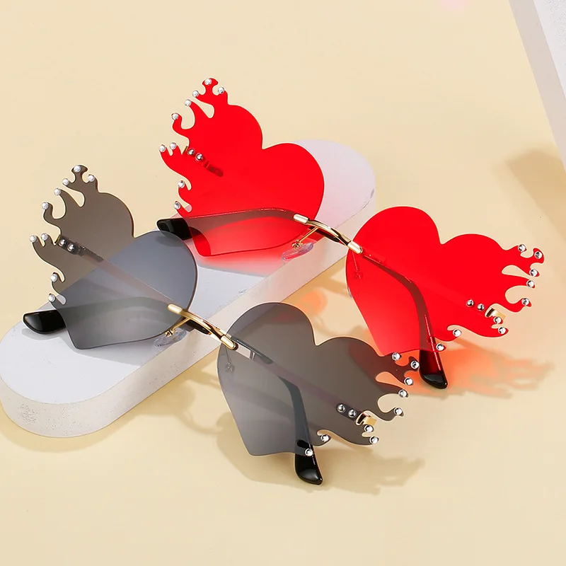 

Heart Shape Sun Glasses Mirror Frame Rhinestone Fashion Eyewear Uv400 Glasses Ladies Reflective Women Love Hearts Sunglasses