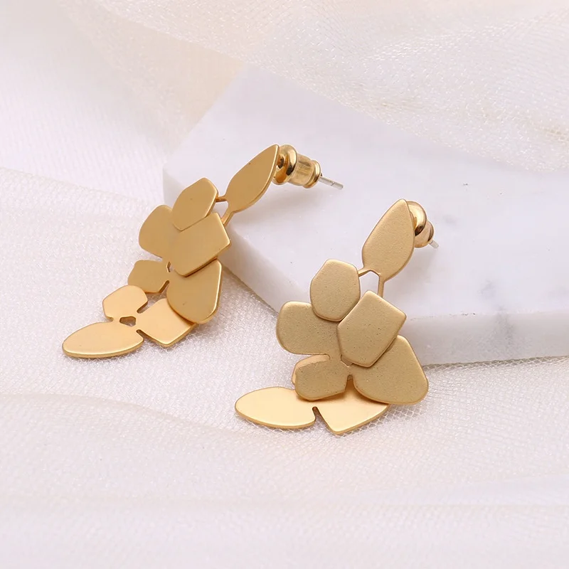 

New Design Irregular Flower Gold Metal Earrings Geometric Exaggeration Long Drop Dangle Earrings Fashion Jewelry