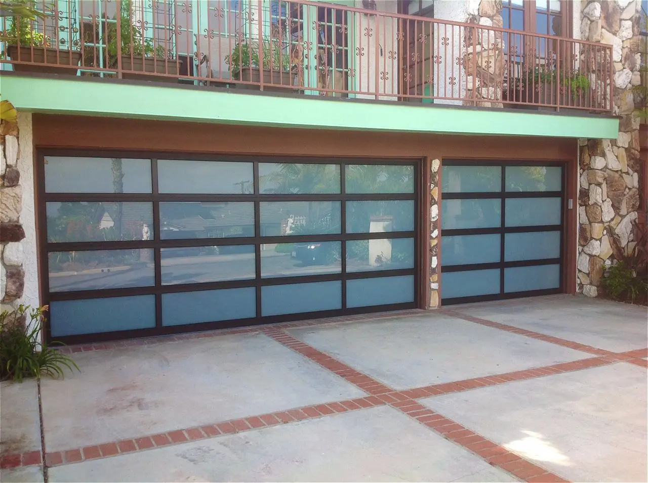 Hermosas Ventanas De Puerta De Garaje Automáticas De Diseño Que Se Abren Paneles Laterales Buy Apertura Lateral De Puertas De Garaje Ventanas De Puerta De Garaje Que Se Abren Puerta De Garaje Automática