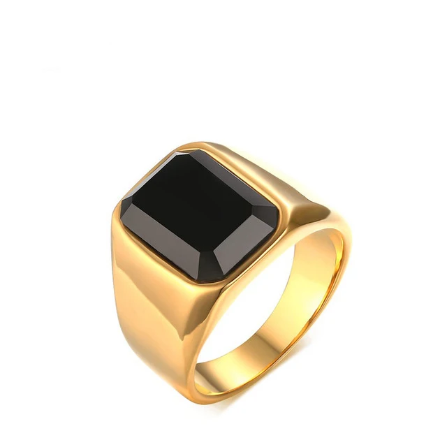 Кольцо из черного камня с золотом